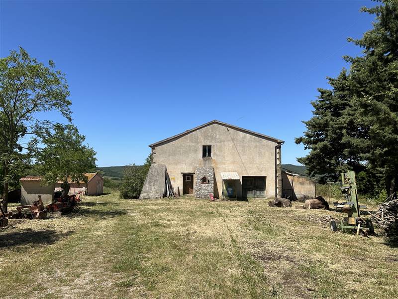 Antico Casale in Posizione Panoramica nel Cuore della Toscana Vinicola