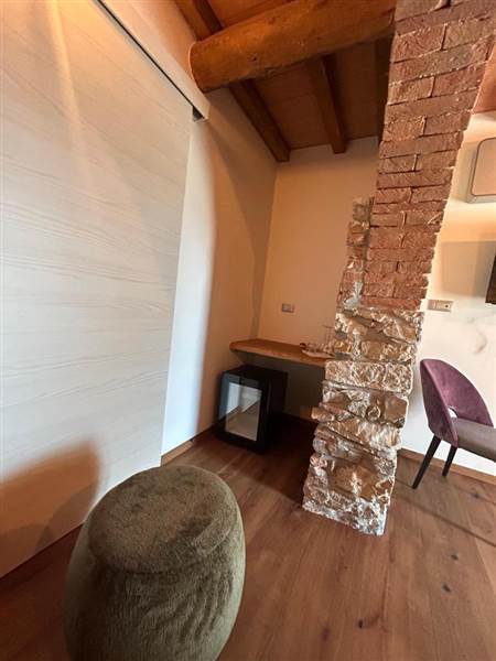 Sostenibilità e comfort in una proprietà rurale di eccellenza