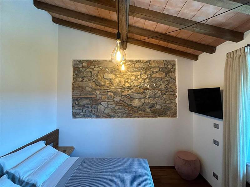 Sostenibilità e comfort in una proprietà rurale di eccellenza