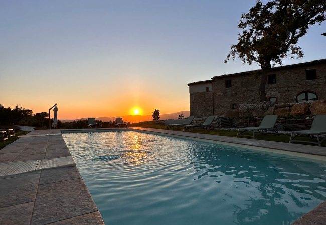 Sostenibilità e comfort in una proprietà rurale di eccellenza