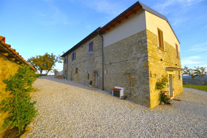 Sostenibilità e comfort in una proprietà rurale di eccellenza