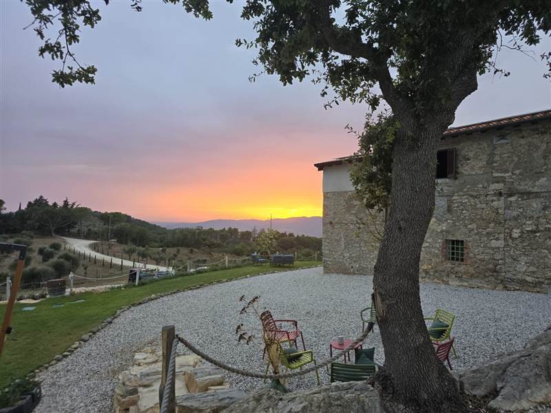 Sostenibilità e comfort in una proprietà rurale di eccellenza