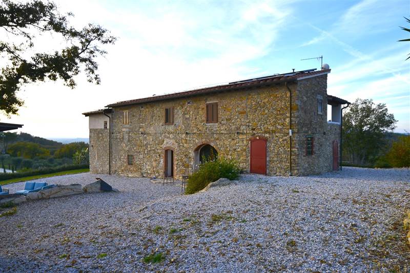 Sostenibilità e comfort in una proprietà rurale di eccellenza