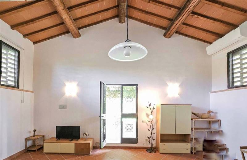 Agriturismo con piscina e terreno a pochi minuti dal centro di San Gimignano
