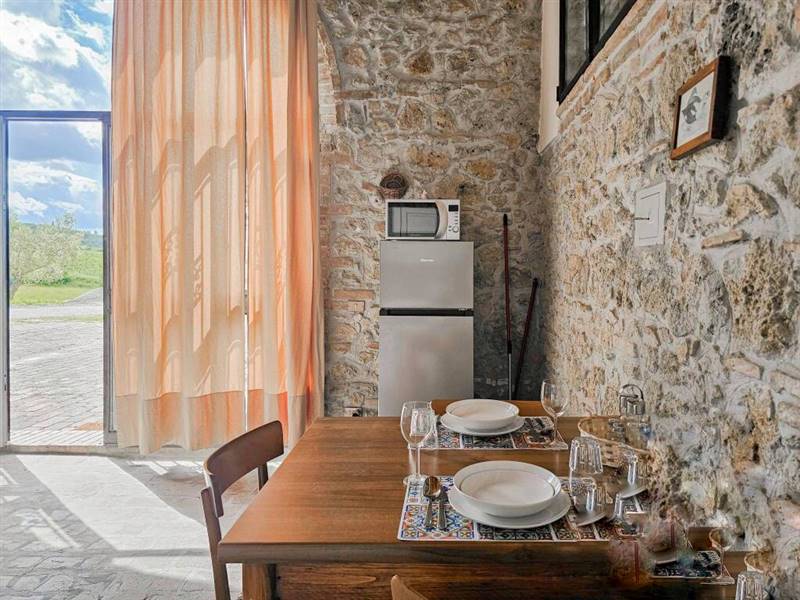 Agriturismo con piscina e terreno a pochi minuti dal centro di San Gimignano