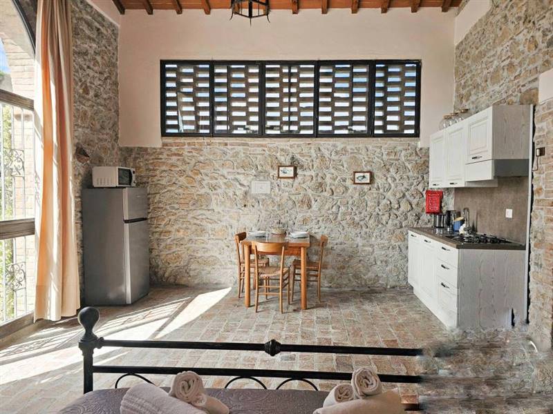 Agriturismo con piscina e terreno a pochi minuti dal centro di San Gimignano