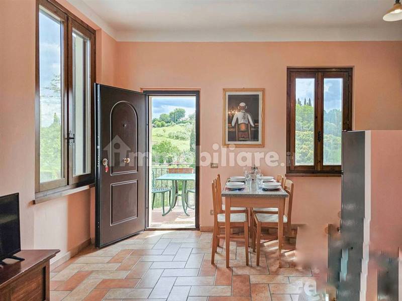 Agriturismo con piscina e terreno a pochi minuti dal centro di San Gimignano