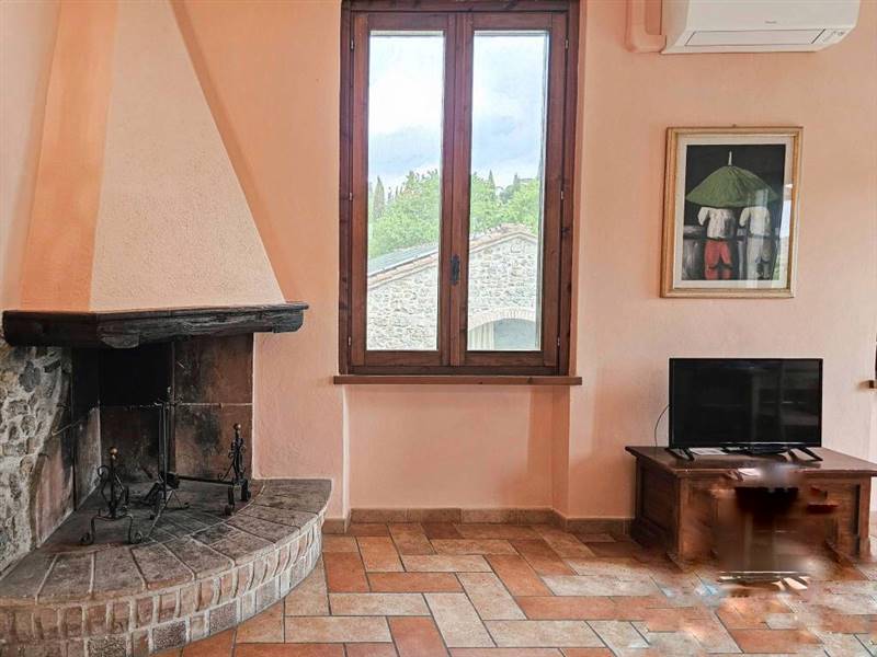 Agriturismo con piscina e terreno a pochi minuti dal centro di San Gimignano