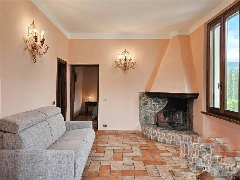 Agriturismo con piscina e terreno a pochi minuti dal centro di San Gimignano