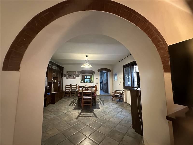 Porzione di Casolare immerso nella campagna della Costa degli Etruschi a pochi minuti dal mare