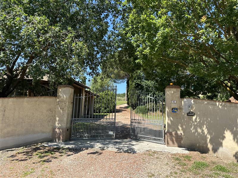 Antico Casale dall'eleganza Leopoldina circondato da splendido parco e piscina a Fauglia (PI)
