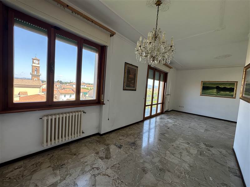 Elegance, Light and Panoramic Views in One of the City Centre's Most Exclusive Buildings