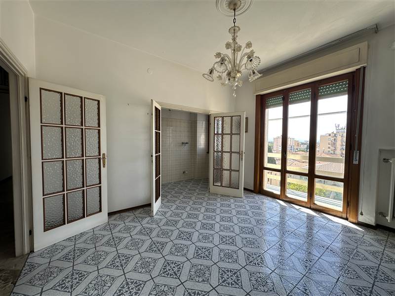Elegance, Light and Panoramic Views in One of the City Centre's Most Exclusive Buildings