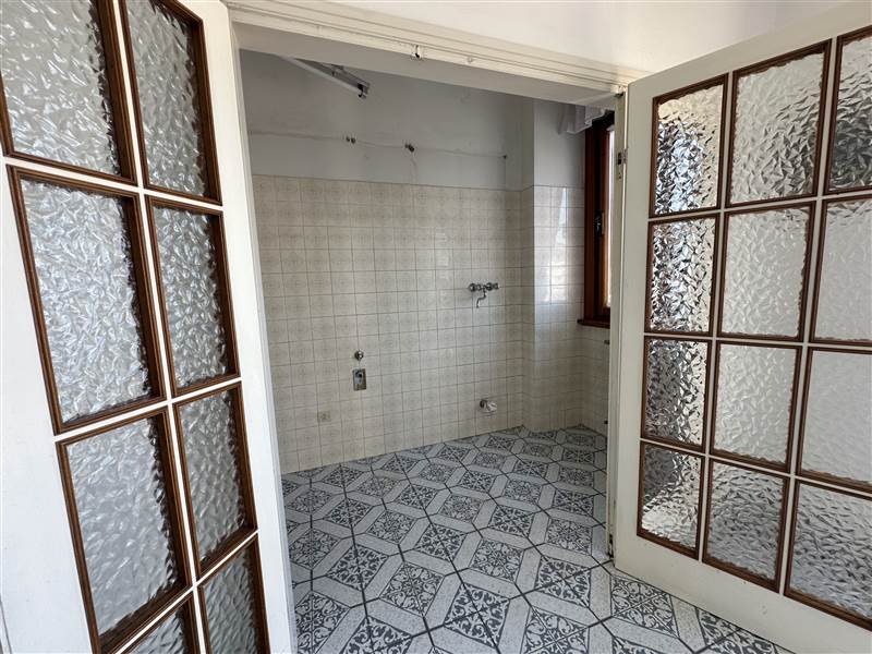 Elegance, Light and Panoramic Views in One of the City Centre's Most Exclusive Buildings