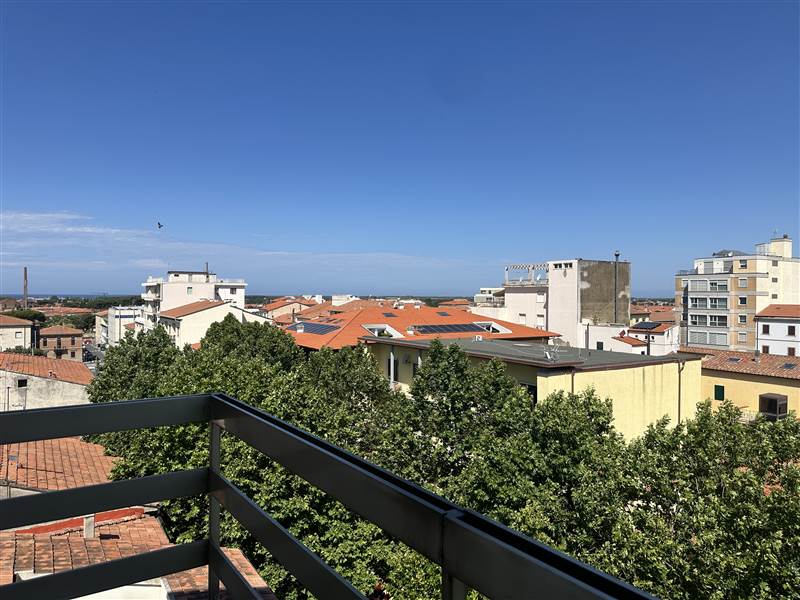 Elegance, Light and Panoramic Views in One of the City Centre's Most Exclusive Buildings