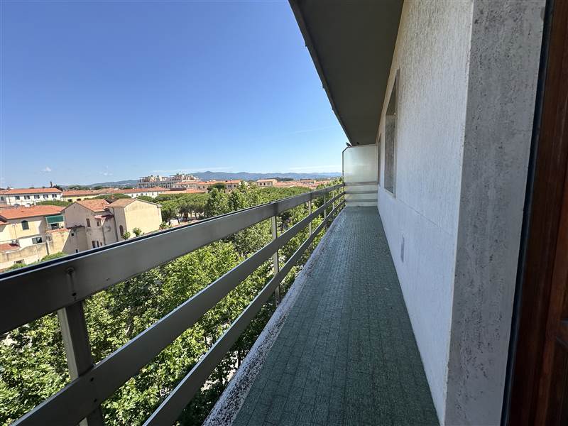 Elegance, Light and Panoramic Views in One of the City Centre's Most Exclusive Buildings