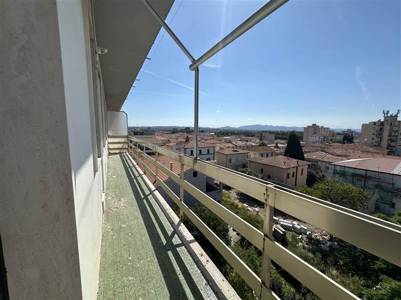 Elegance, Light and Panoramic Views in One of the City Centre's Most Exclusive Buildings