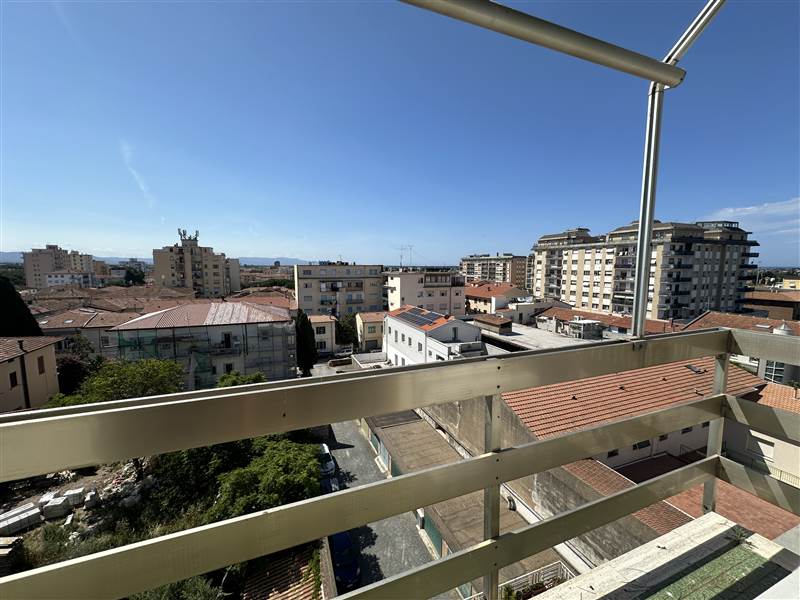 Elegance, Light and Panoramic Views in One of the City Centre's Most Exclusive Buildings