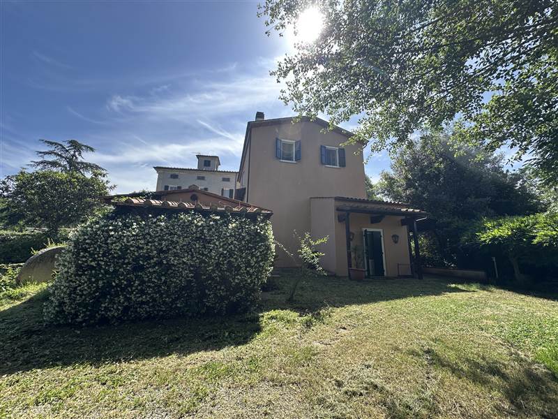The Pink Villa: A Timeless Retreat in the Pisan Hills