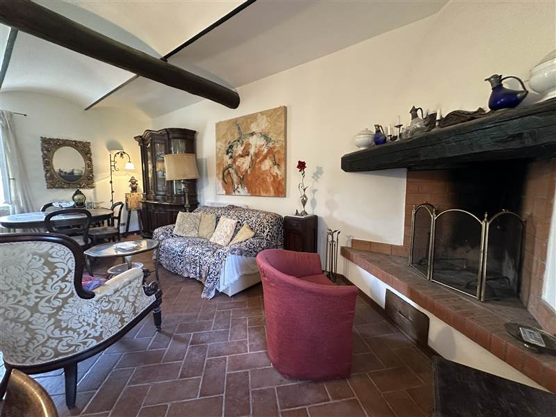 The Pink Villa: A Timeless Retreat in the Pisan Hills