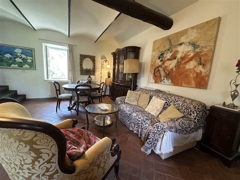 The Pink Villa: A Timeless Retreat in the Pisan Hills