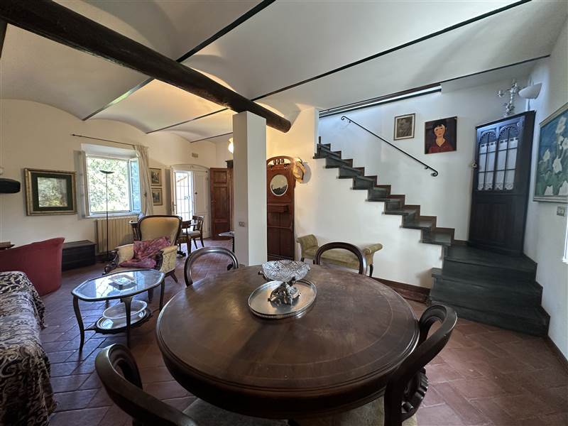 The Pink Villa: A Timeless Retreat in the Pisan Hills