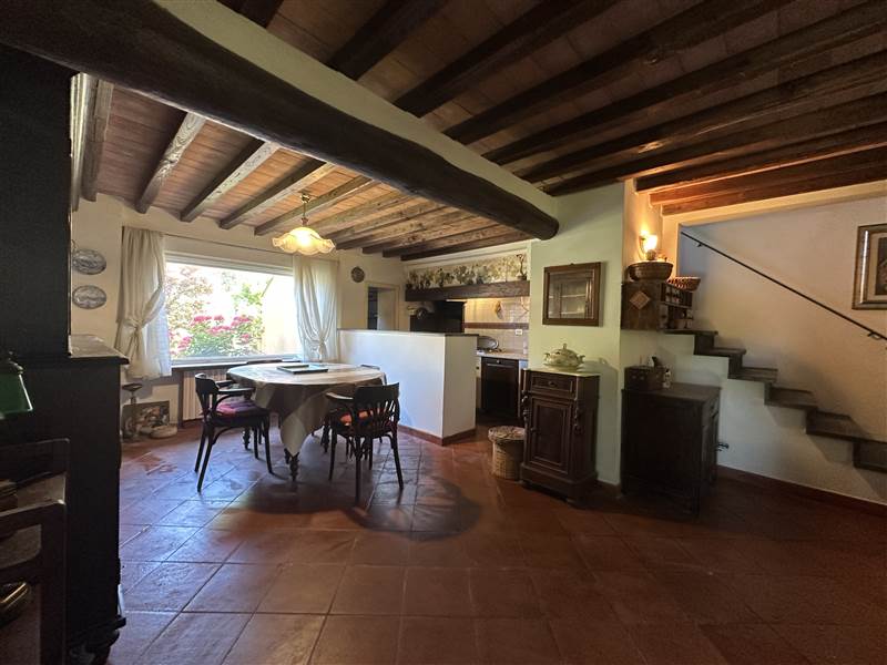 The Pink Villa: A Timeless Retreat in the Pisan Hills