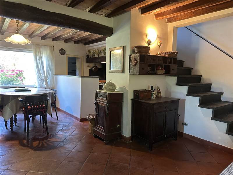 The Pink Villa: A Timeless Retreat in the Pisan Hills
