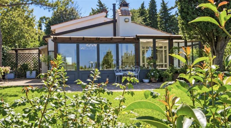 Villa Panoramica con splendida vista mare a Montenero