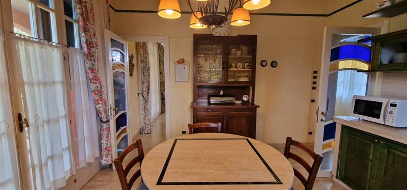 Villa immersa nella pineta con splendida vista mare