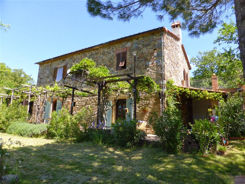 Antico Podere in pietra, un rifugio immerso nella campagna 