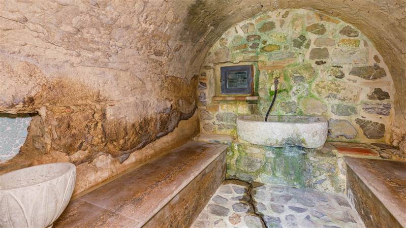 Incantevole Mulino antico nel cuore della campagna senese