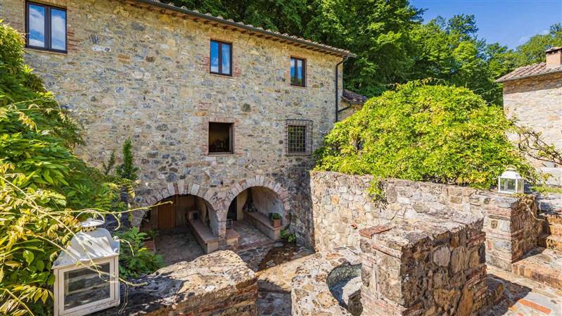 Incantevole Mulino antico nel cuore della campagna senese