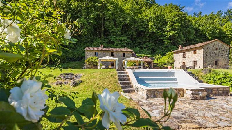 Incantevole Mulino antico nel cuore della campagna senese