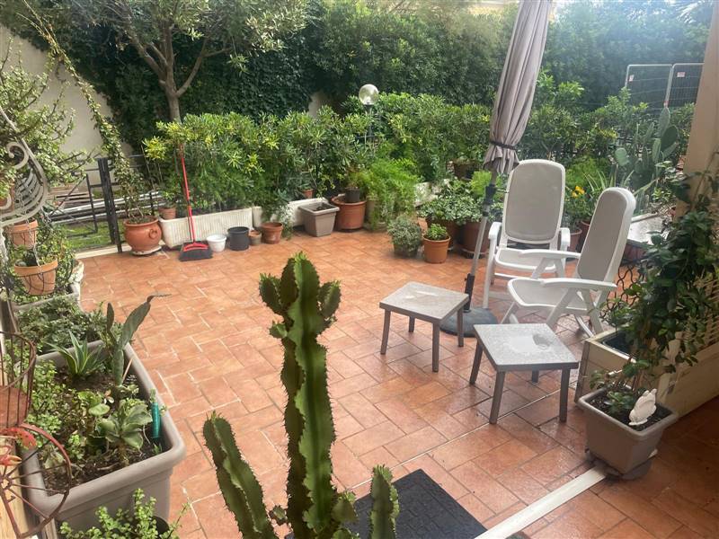 Appartamento in condominio fronte mare con splendide terrazze living