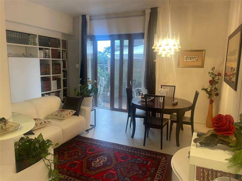 Appartamento in condominio fronte mare con splendide terrazze living