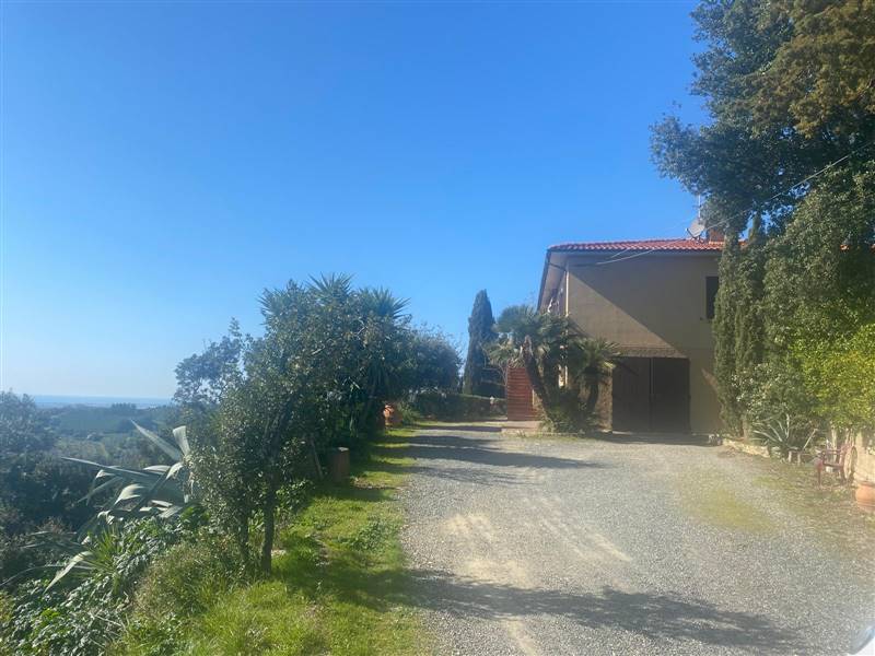 Casale di Prestigio con splendida Vista Mare nella Costa degli Etruschi