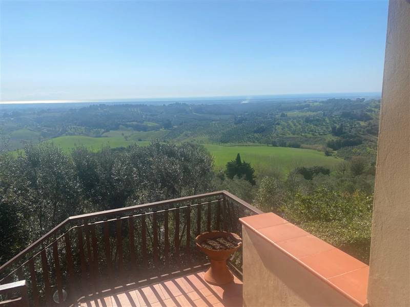 Casale di Prestigio con splendida Vista Mare nella Costa degli Etruschi