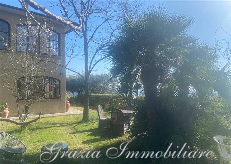 Casale di Prestigio con splendida Vista Mare nella Costa degli Etruschi