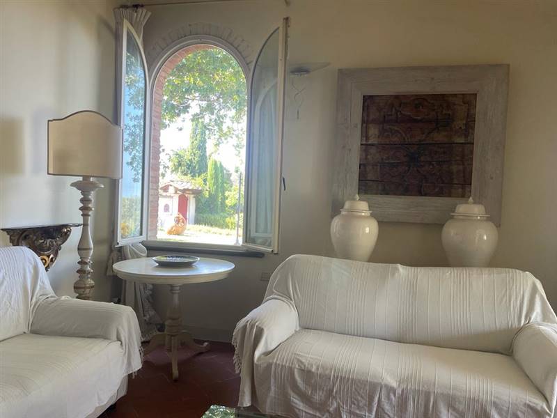 Villa di Prestigio con piscina, dependance e roseto: un'incantevole dimora a due passi dal mare