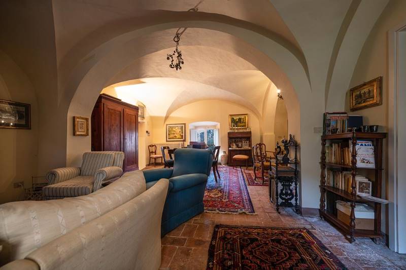 Tenuta storica del 1800 nel Cuore del Borgo Medioevale di Casale Marittimo