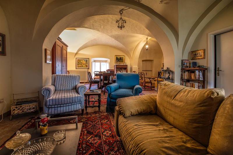 Tenuta storica del 1800 nel Cuore del Borgo Medioevale di Casale Marittimo