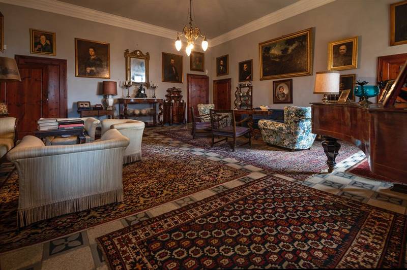 Tenuta storica del 1800 nel Cuore del Borgo Medioevale di Casale Marittimo