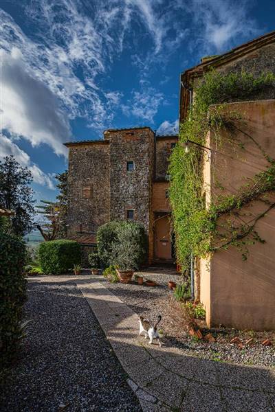 Tenuta storica del 1800 nel Cuore del Borgo Medioevale di Casale Marittimo