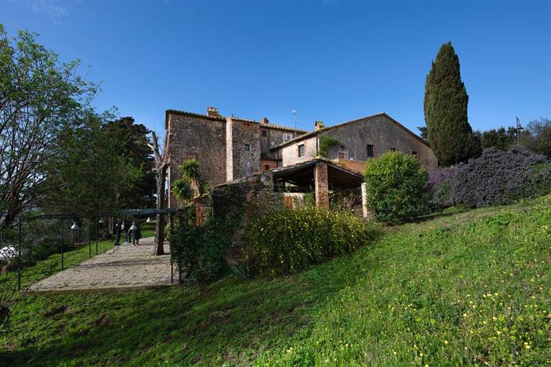 Tenuta storica del 1800 nel Cuore del Borgo Medioevale di Casale Marittimo
