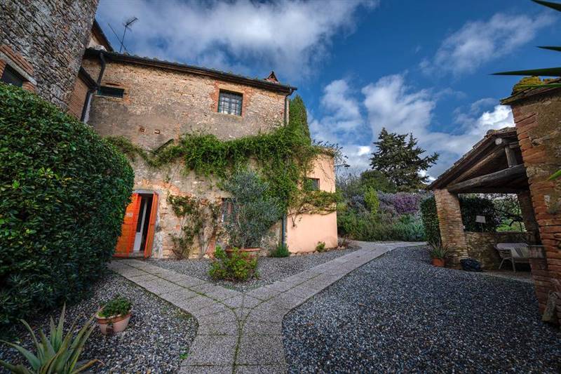 Tenuta storica del 1800 nel Cuore del Borgo Medioevale di Casale Marittimo