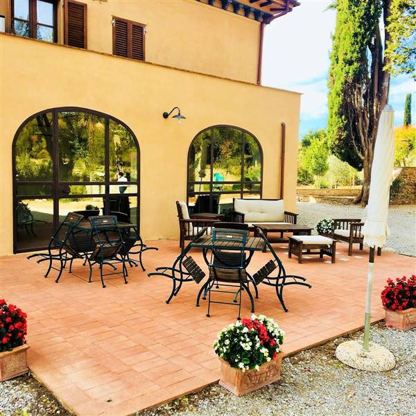  Agriturismo con casolare in pietra all'interno di riserva naturale