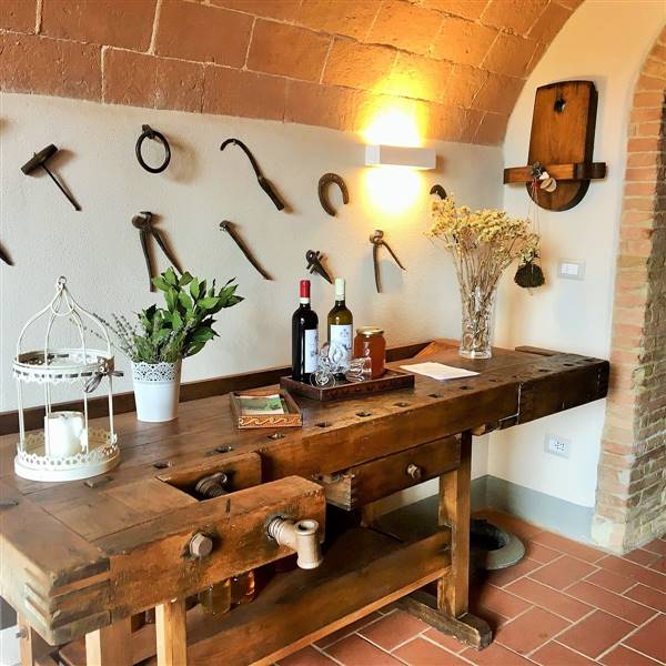  Agriturismo con casolare in pietra all'interno di riserva naturale