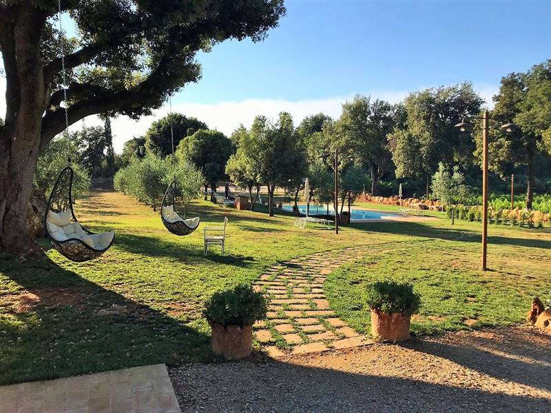  Agriturismo con casolare in pietra all'interno di riserva naturale