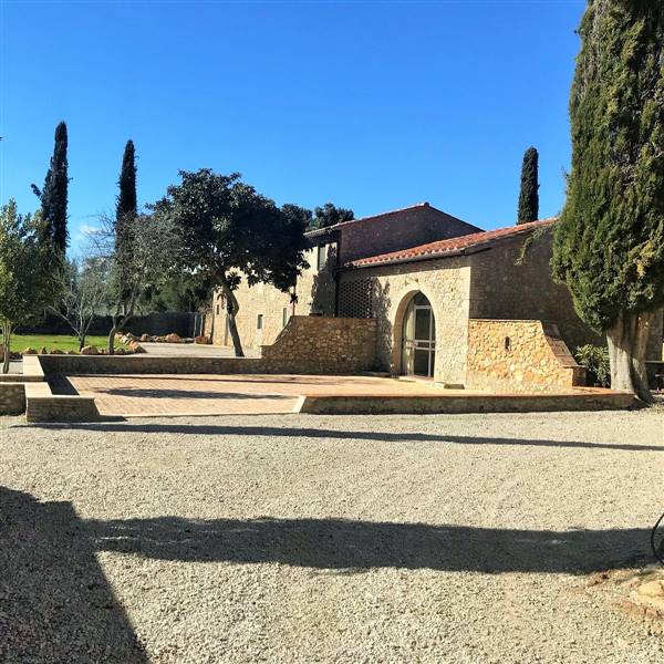  Agriturismo con casolare in pietra all'interno di riserva naturale